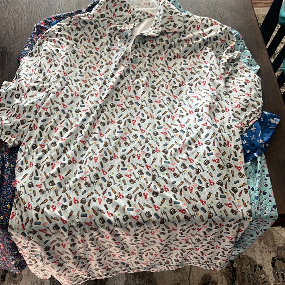 Large golf shirt with different beer prints New!